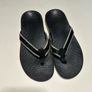 VIONIC WAVE BLACK THONG‎ SANDALS, WOMEN SIZE 10 great condition comfortable